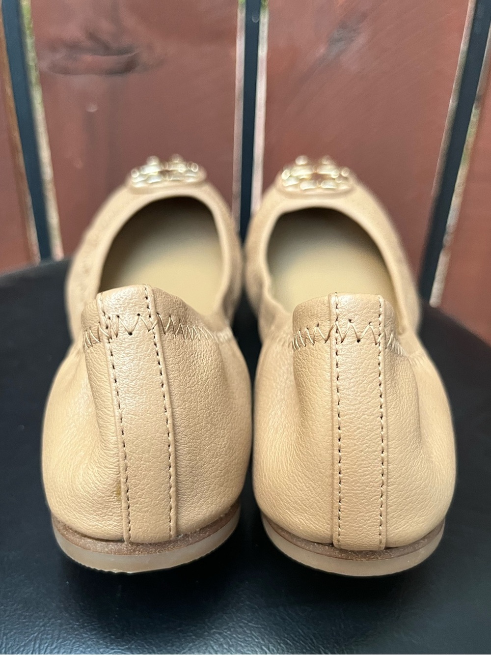 Tory Burch Claire Ballet Flats size 8.5 tan leather - Picture 3 of 6